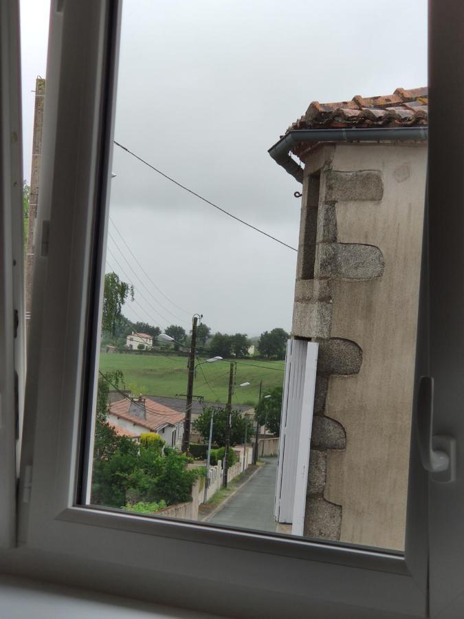 Au Grenier De Pauline Apartamento La Gaubretiere Exterior foto